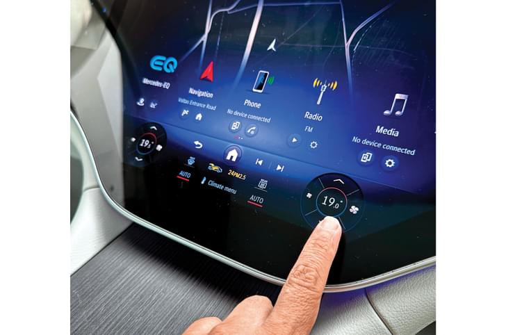 Mercedes EQS SUV touchscreen