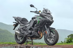 Kawasaki Versys 1100 image gallery