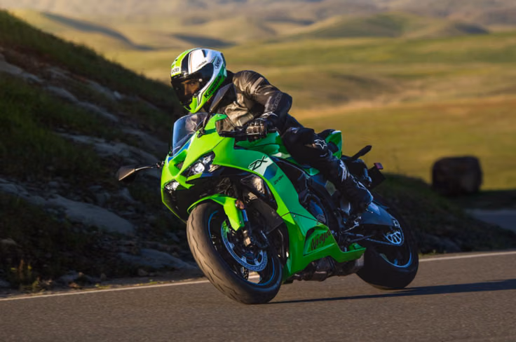 2026 Kawasaki Ninja ZX-6R right cornering shot