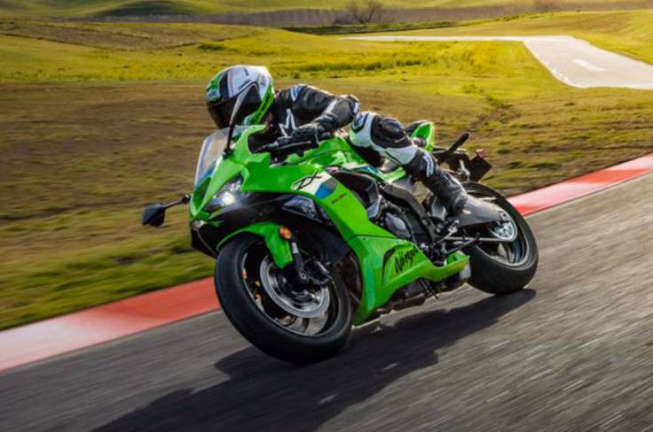 2026 Kawasaki Ninja ZX-6R right cornering shot zoomed in 