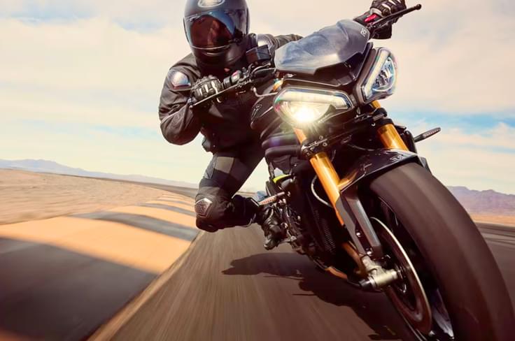 Triumph Speed Triple 1200 RS front profile