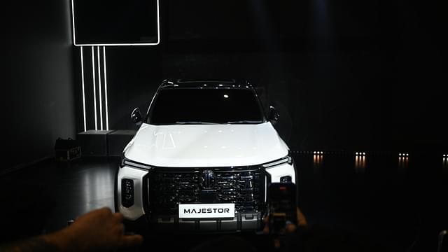 MG Majestor Front View