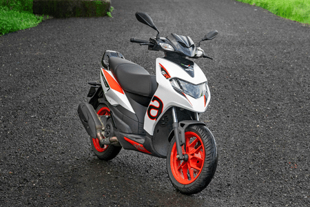 Aprilia SR 175 review with price performance features and mileage
